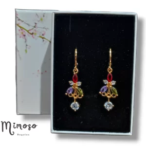 Aretes colgantes con piedras de colores