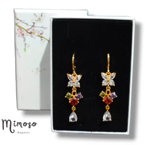 Aretes colgantes con piedras de colores