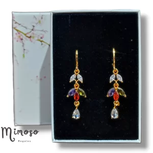 Aretes colgantes con piedras de colores